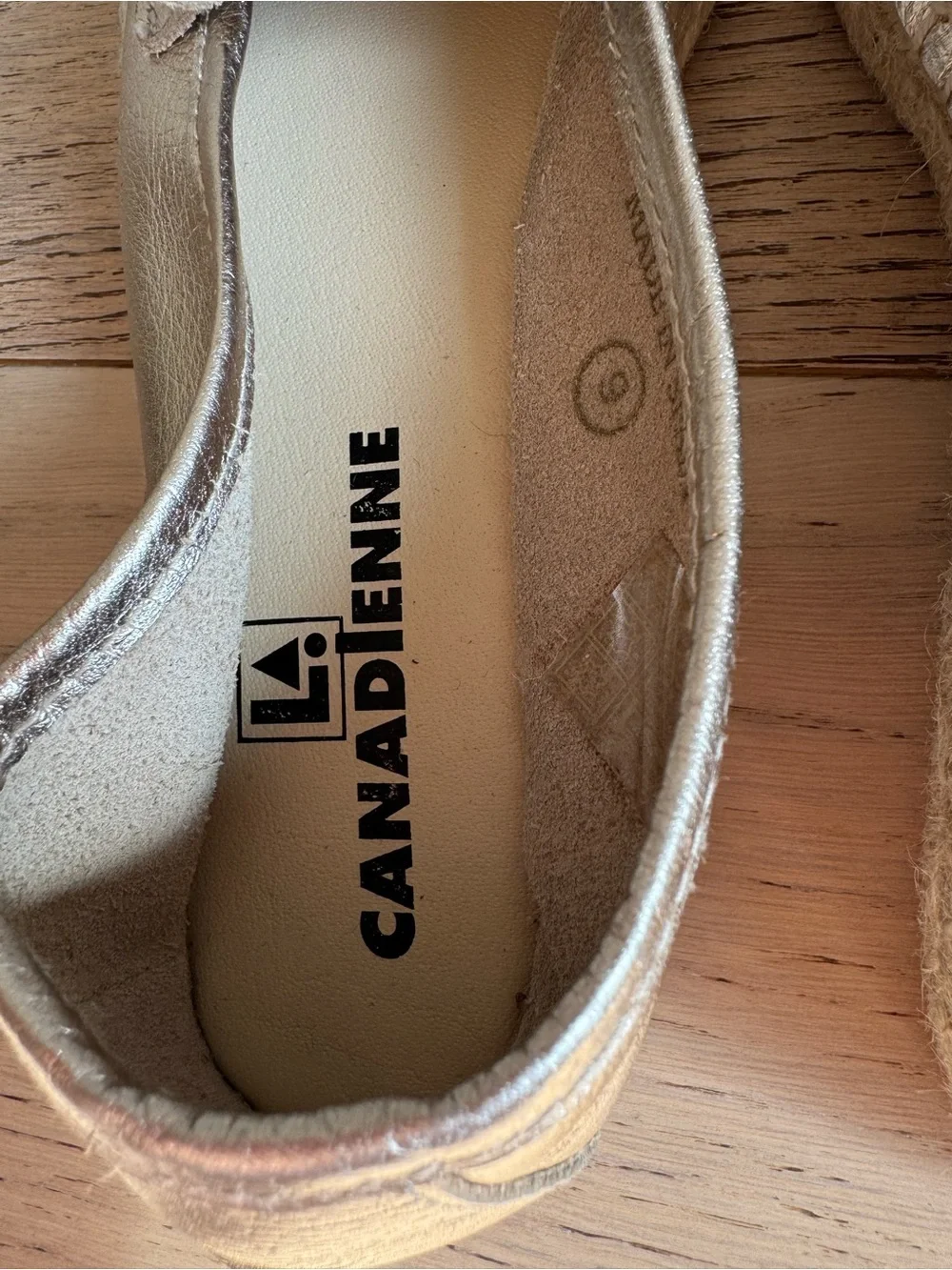 La Canadienne Metallic Bronze Gold Espadrille Loafers - Women Sz: 39 / 8-8.5